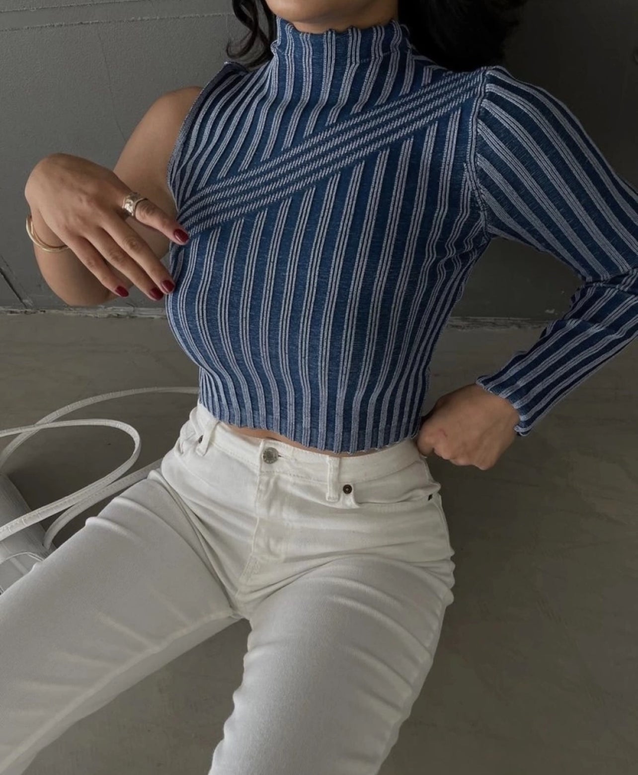 Asymmetry crop top high neck