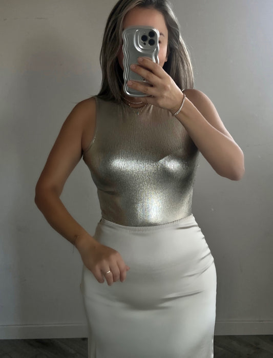Metallic body Gold